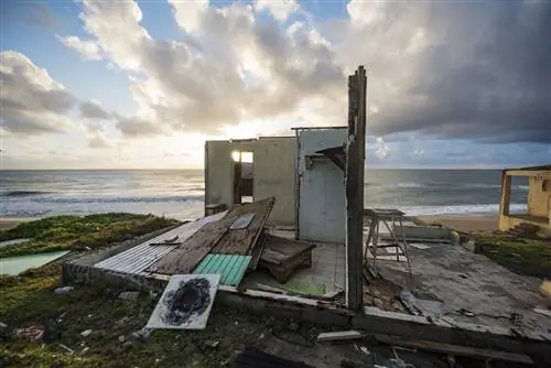 Волны тепла и тропические штормы могут усиливать ураганы, и эта ситуация усугубляется глобальным потеплением. 2017 видел Пуэрто