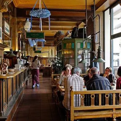 Берлин: снизу вверх