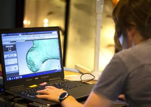 Кропотливый процесс 3D-сканирования динозавра по частям требует, чтобы каждое сканирование