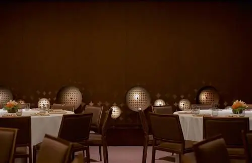 Круглосуточный ресторан The RuMA, в развлекательном районе столицы.