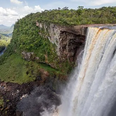 Гигантские пауки и орлы-гарпии: открывая джунгли Гайаны