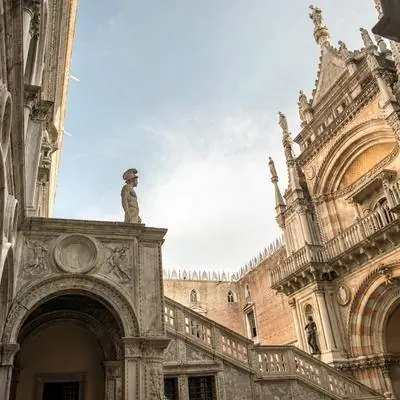 Историческое путешествие: Откройте для себя архитектурное наследие Венеции