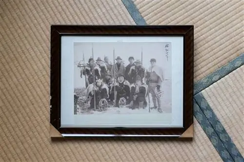 Группа охотников Матаги сфотографирована в начале 20 века. Охотились в основном