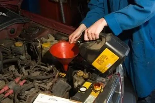 Возможные причины окрашивания трансмиссионной жидкости