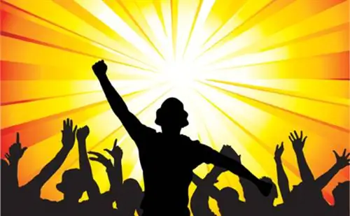 Толпа аплодирует