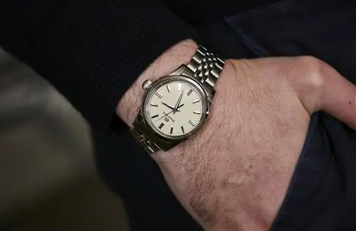 Три наиболее распространенных ответа на вопрос, какого черта вы носите часы в условиях самоизоляции?