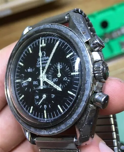 Восстанавливаем из мертвых одну из самых жестоко пострадавших Omega Speedmasters, которых мы’ когда-либо видели