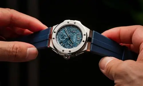 ПРАКТИЧЕСКАЯ ИНФОРМАЦИЯ: Chopard Alpine Eagle XL Chrono предлагает спортивную версию со встроенным каучуковым ремешком