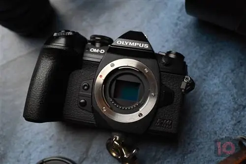 Получите бесплатную камеру Olympus при покупке этого комплекта объективов