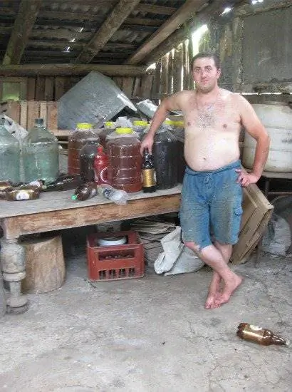 Молодой человек в Республике Грузия