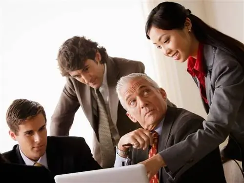 деловые люди