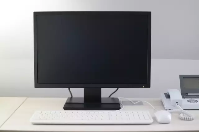 Как починить компьютер, который включается, но ничего не отображает