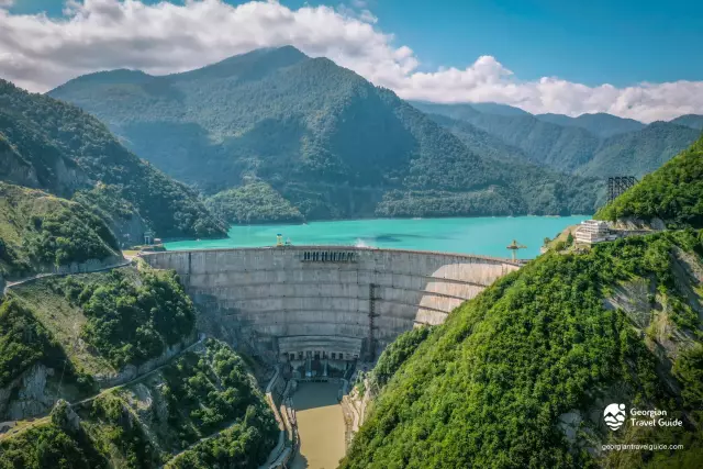 Электричество и вода не образуют счастливого партнерства, не так ли?