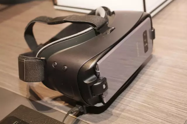 Партнеры google с lenovo и htc для автономных гарнитур vr - новости