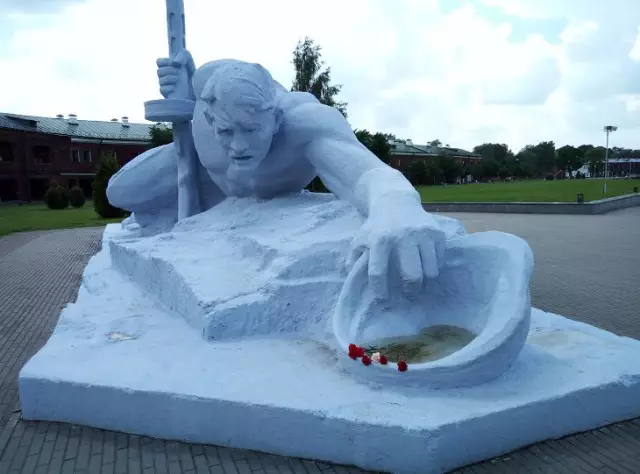 Призыв к записям: Три памятника