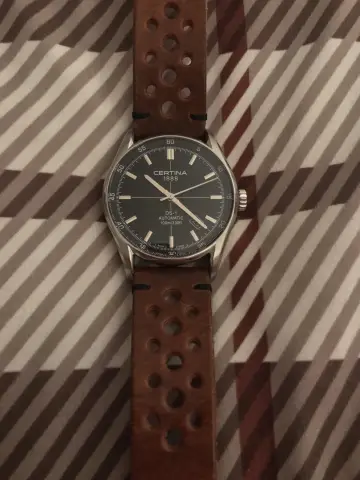 Часы Certina DS-1 возвращаются к основам в стиле Carrera