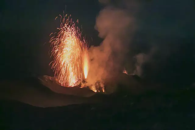 Фотографирование извержения вулкана