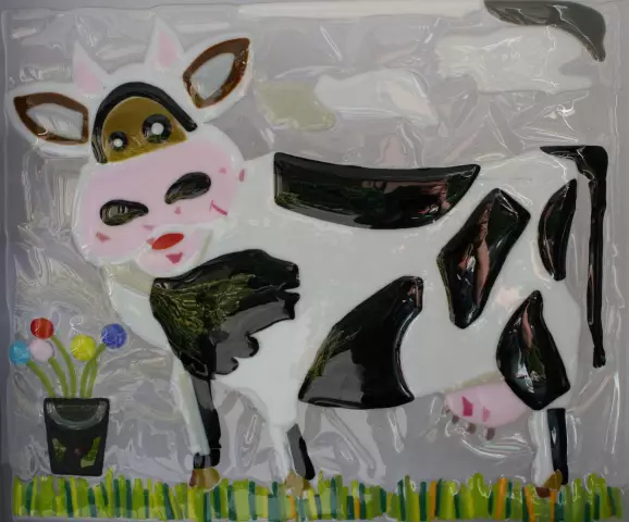 Креативный портретный проект с осколками разбитого стекла