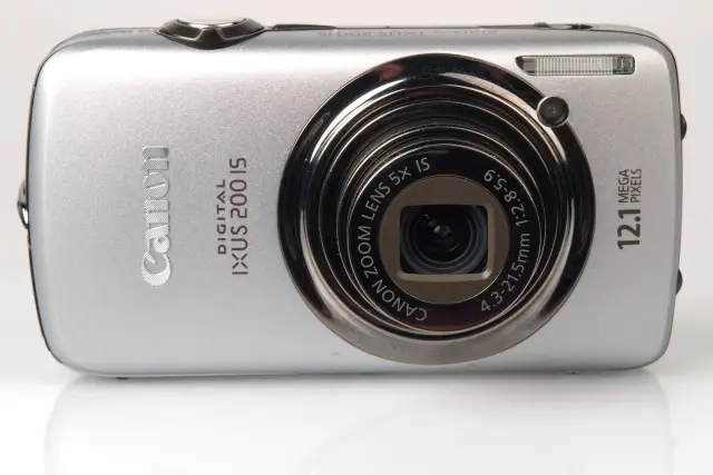 Новые компакты Canon: Ixus 200 IS и 120 IS