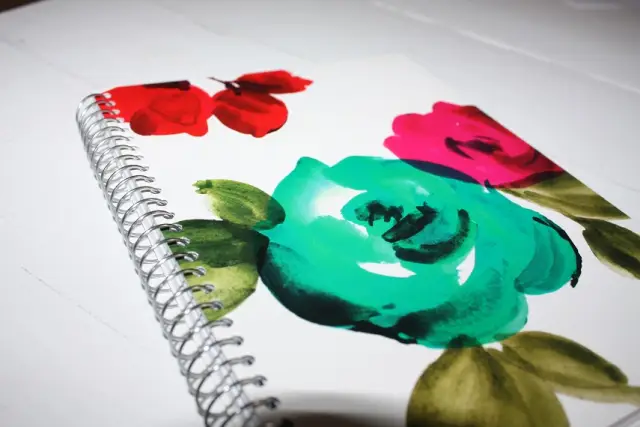 Чтобы построить часы, которые тикают вечно, вам нужен план кристалла пространства-времени