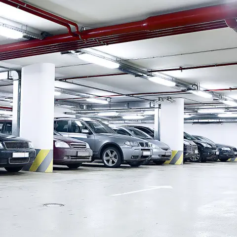 Adura избавляет от отходов энергии при освещении гаражей