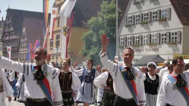 Астероид, пересекающий туманность Головастик