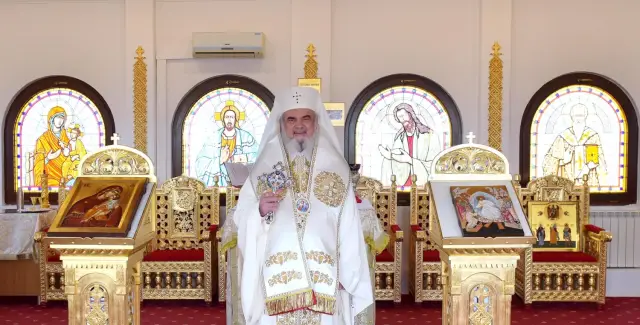 Пчеловоды стремятся спасти медоносных пчел от вредителей, вторгшихся в колонии