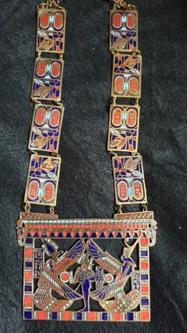 Египетские украшения и месопотамская печать, найденная на Кипре, дают ключ к разгадке торговых сетей бронзового века