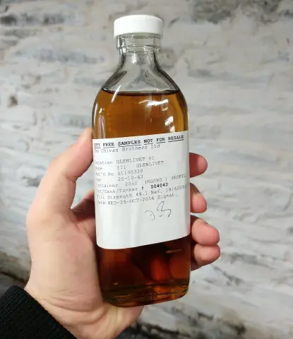 Винокурня в Нью-Гэмпшире производит виски из инвазивных крабов